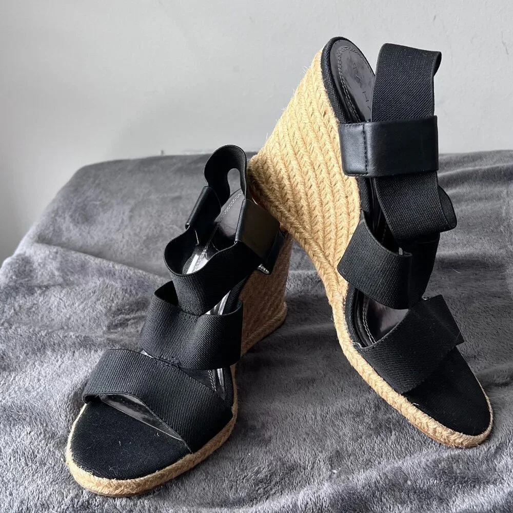 Tahari Wiley‎ Wedge Espadrille Sandal in Back Ladies Size 9.5